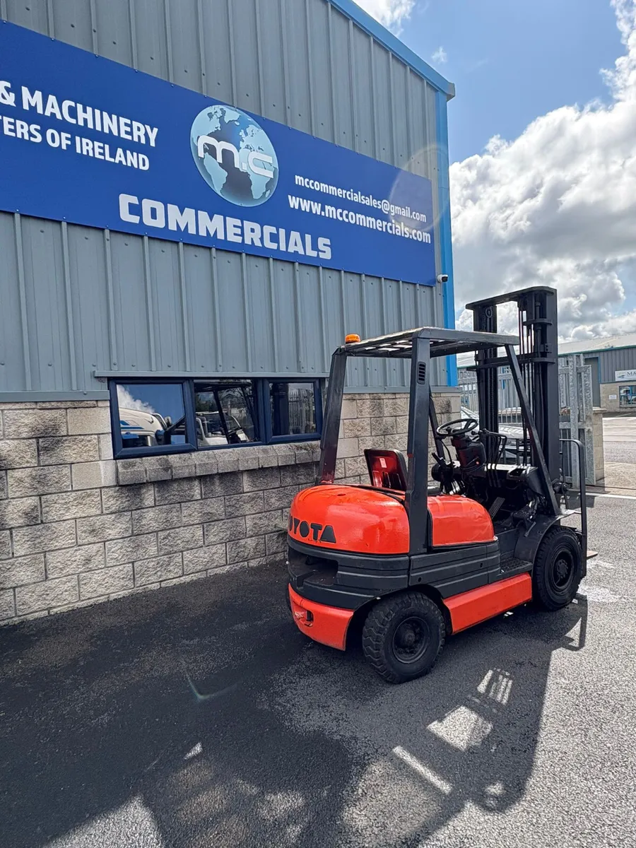 For Sale: 2.5 Ton Toyota Forklift - Image 2