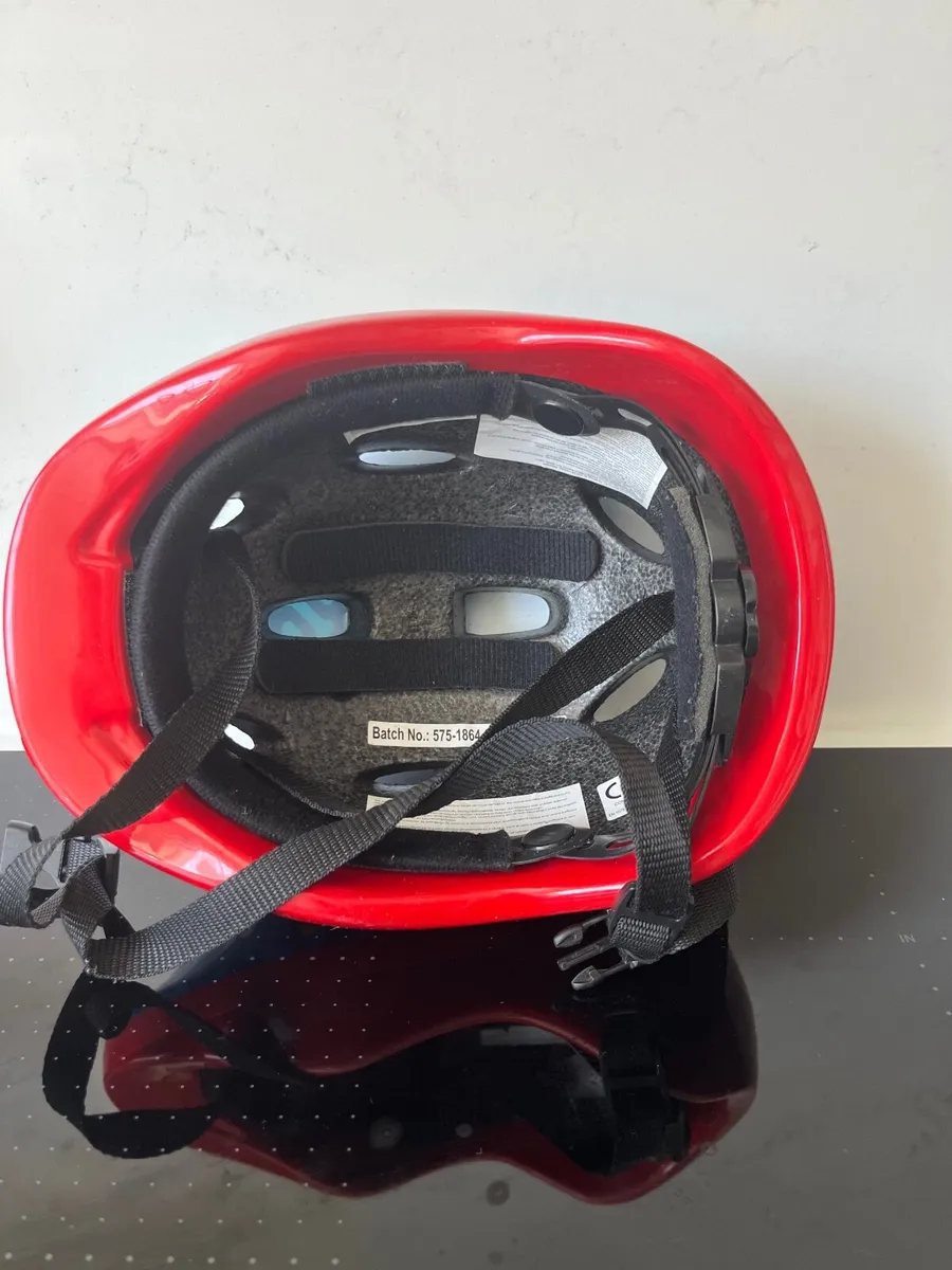 Paw patrol helmet. - Image 4