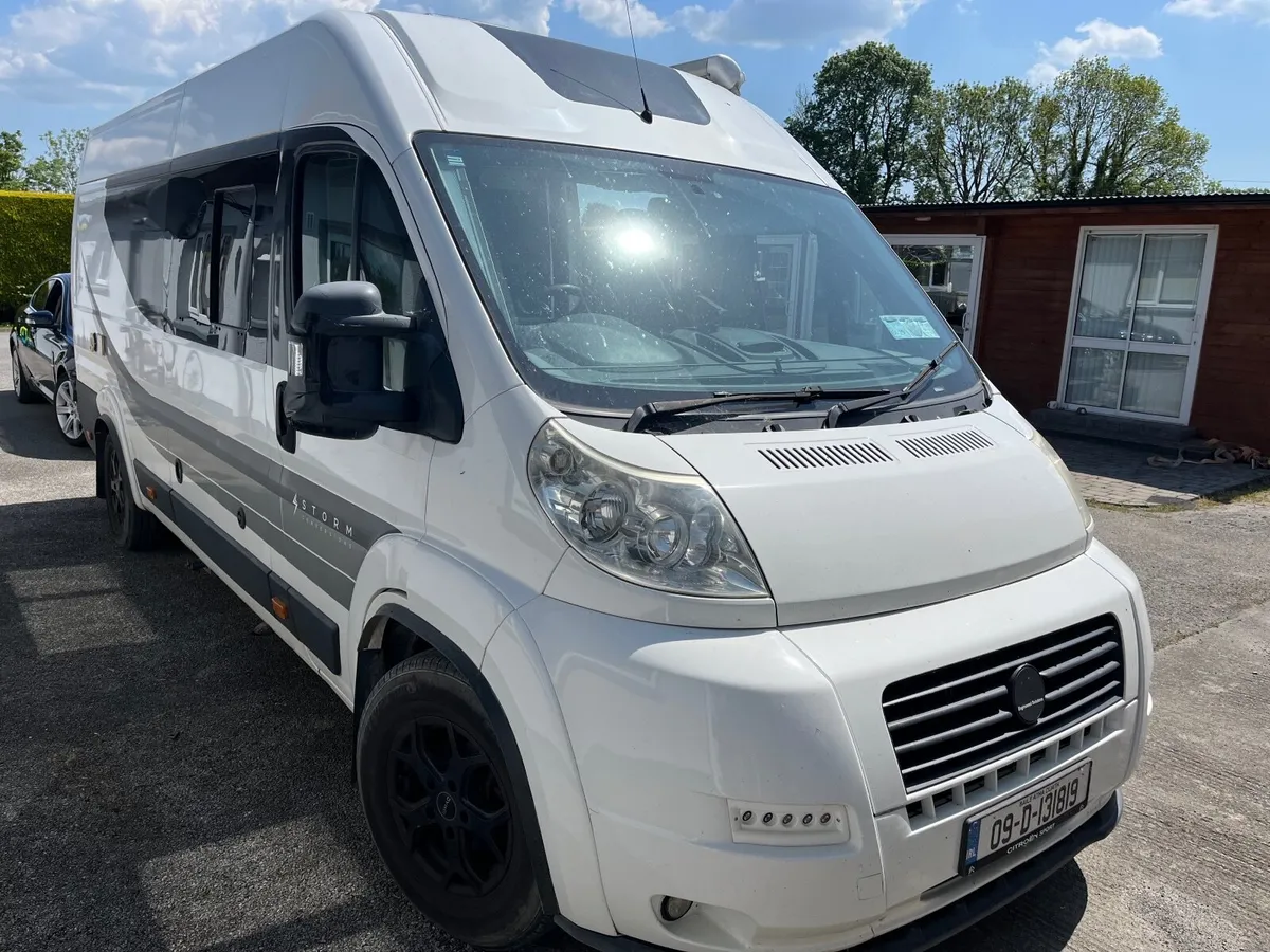 Camper van - Image 2