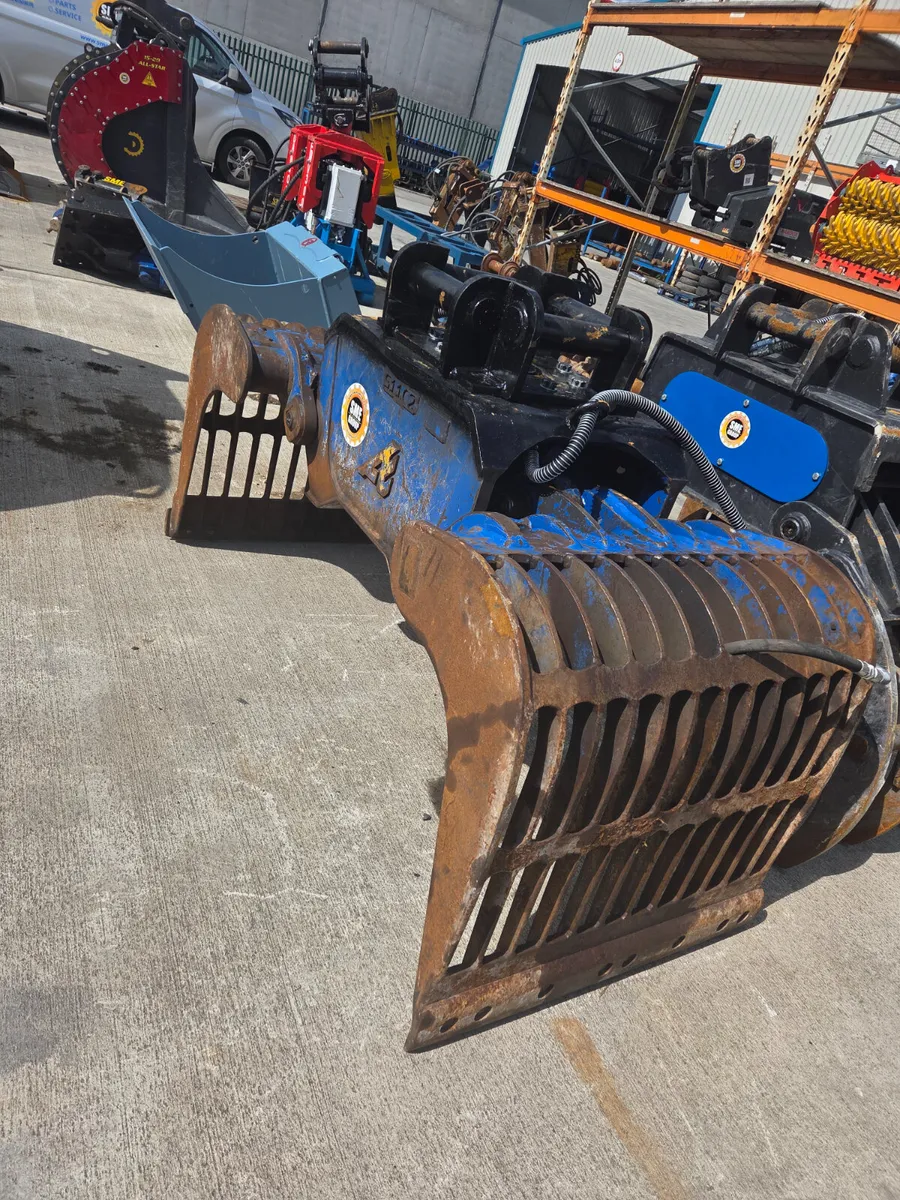 Adren 13 ton hydraulic grab - Image 1
