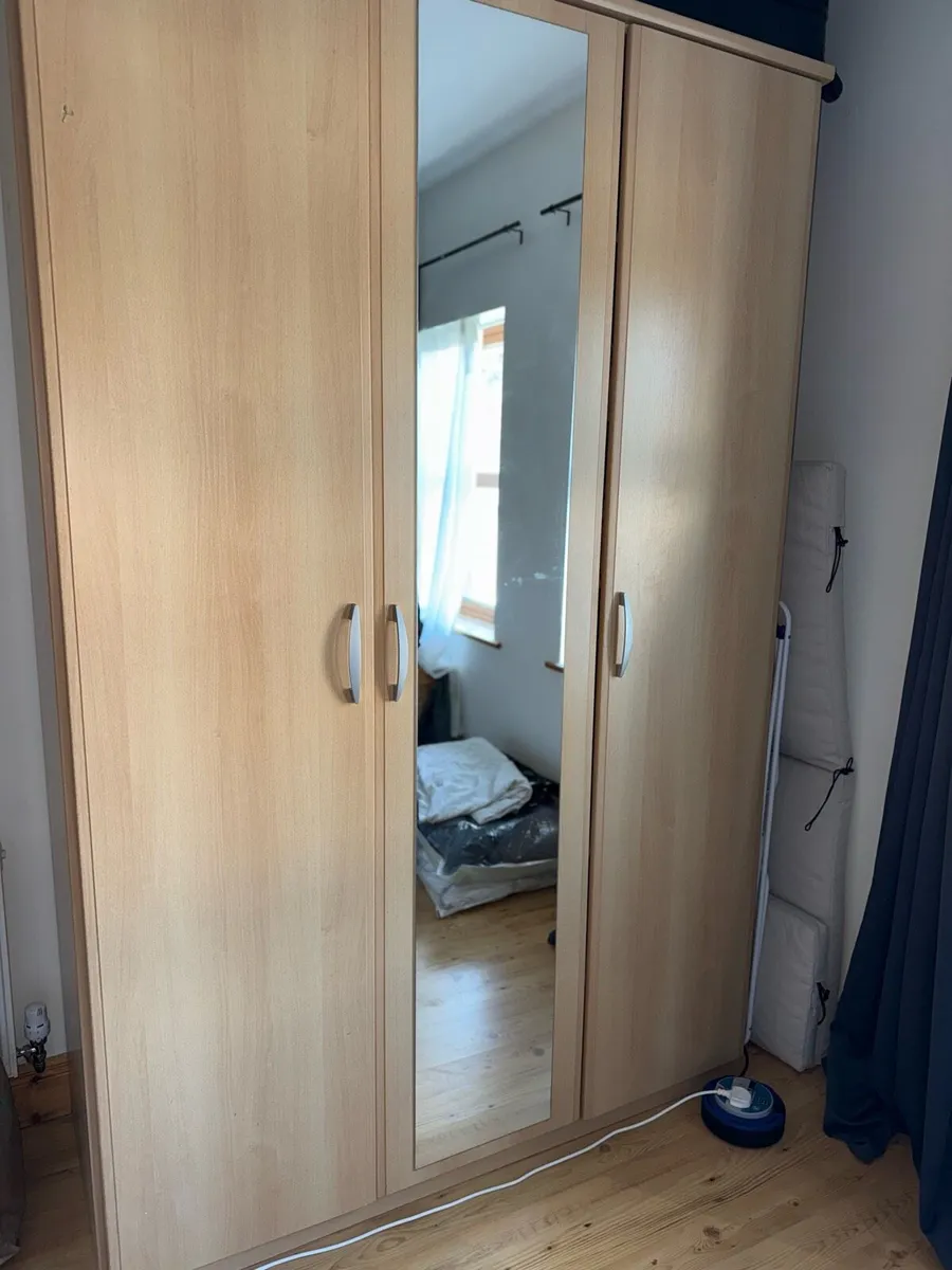 Study solid wardrobe with 3 doors and mirror - Image 1