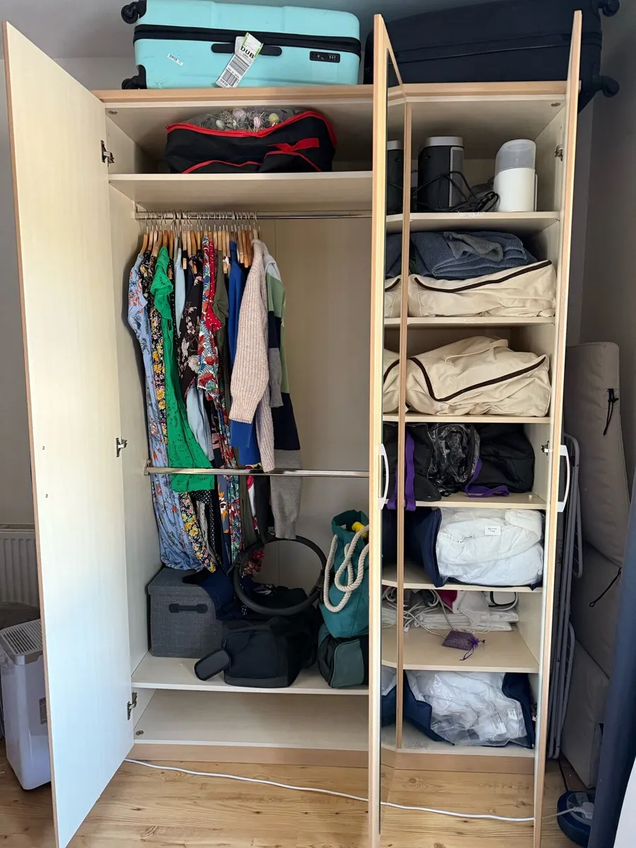 Study solid wardrobe with 3 doors and mirror - Image 4