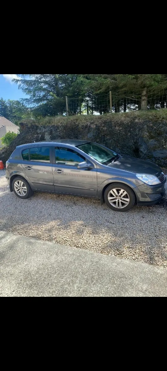 Vauxhall Astra 2009 - Image 1