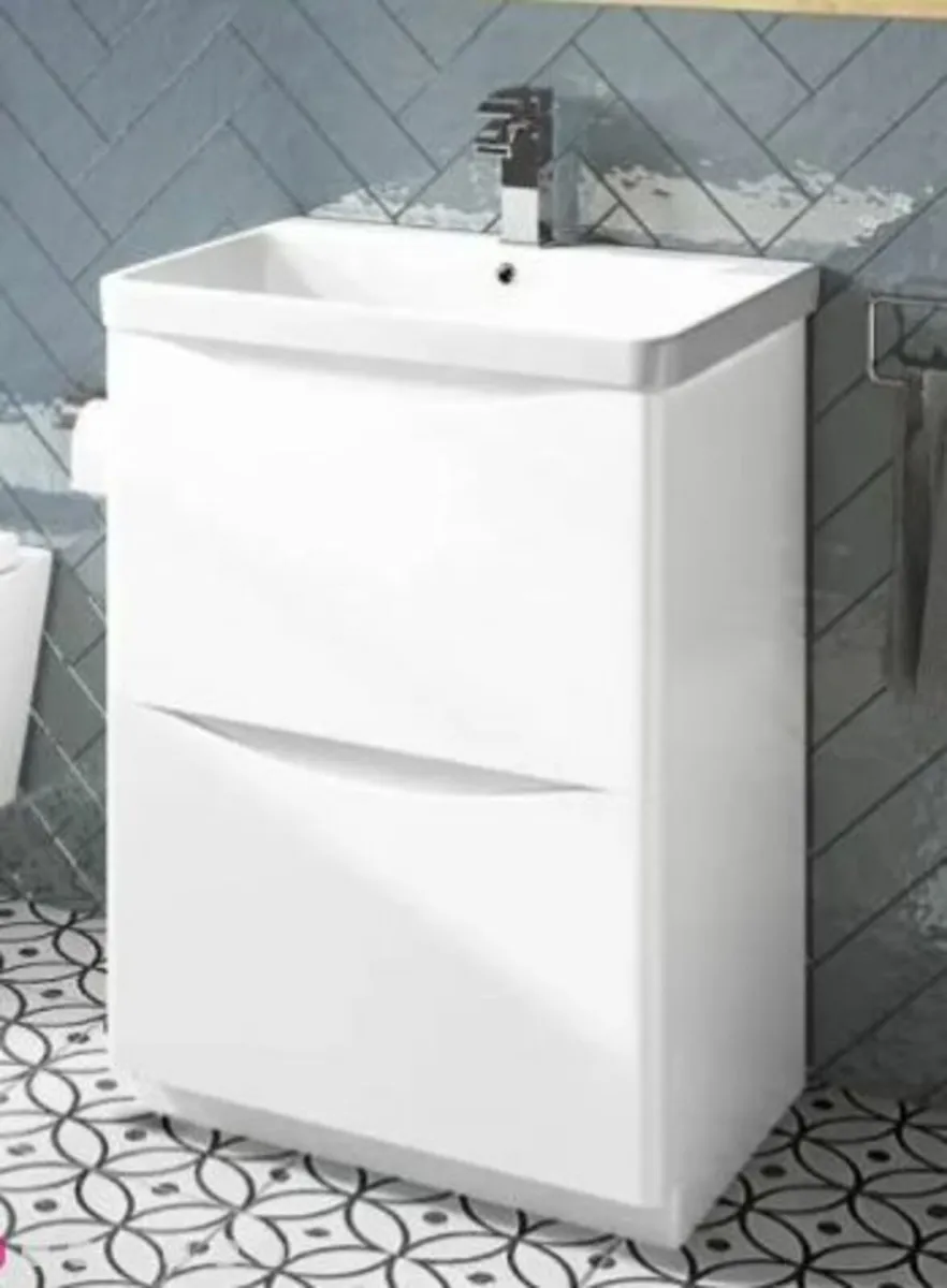 600mm White Vanity Unit