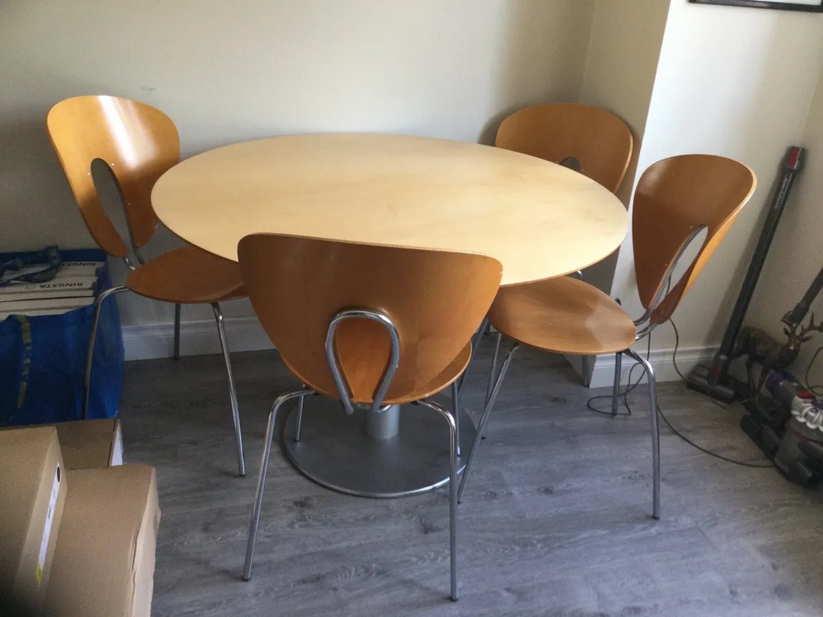Dining table and chairs - Image 2