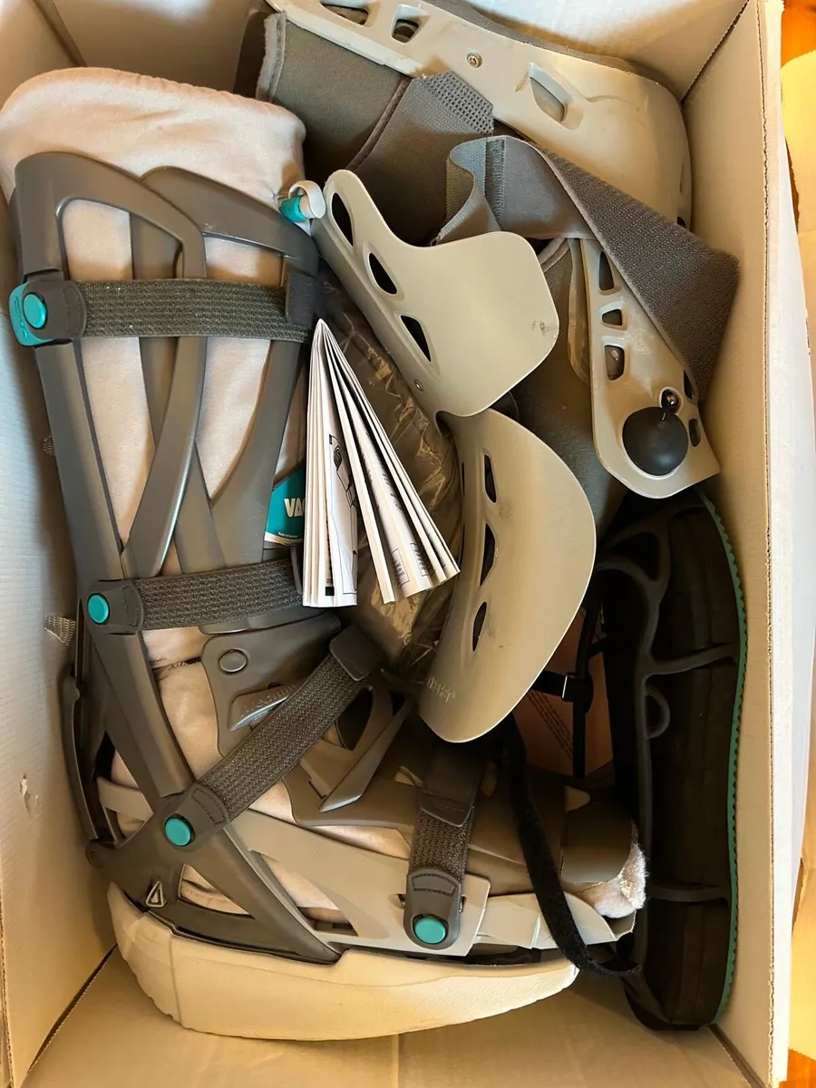 Vacoped Achilles Boot - Image 1