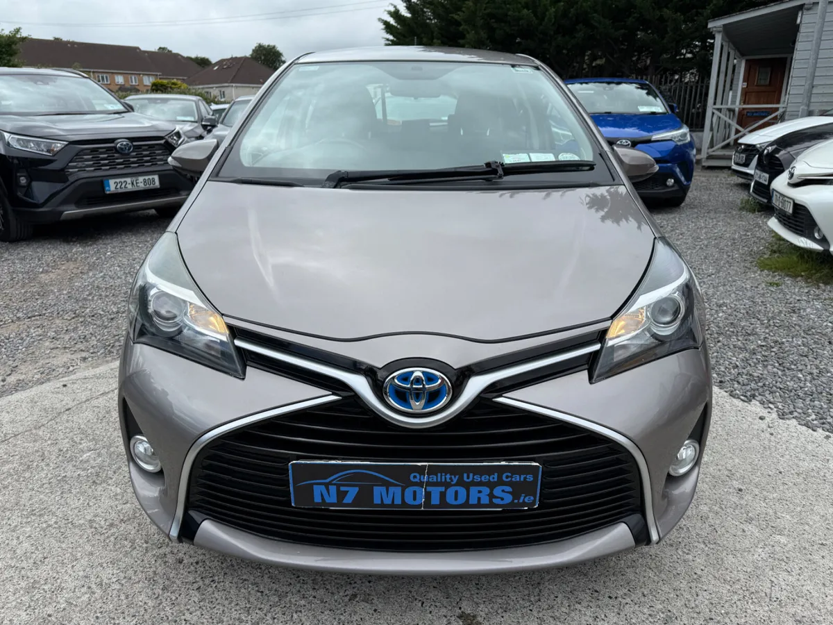 2015 Toyota Yaris  1.5 ICON CVT AUTO - Image 3
