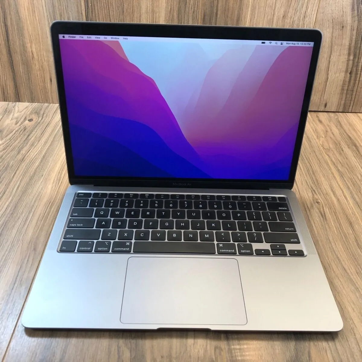 MacBook Air 13 2020 256GB - Image 1