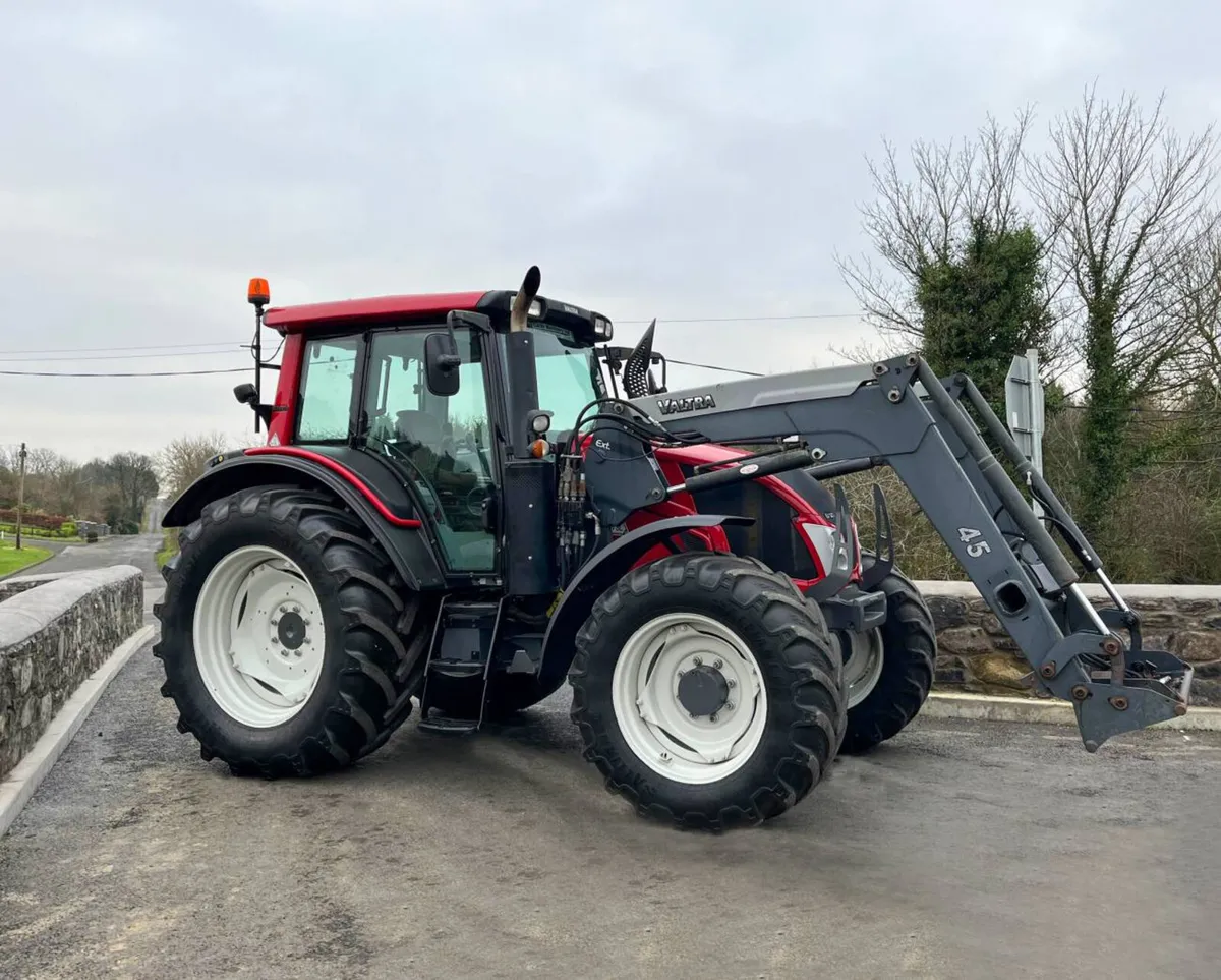 2014 Valtra N123 Tractor c/w Q45 Loader - Image 3