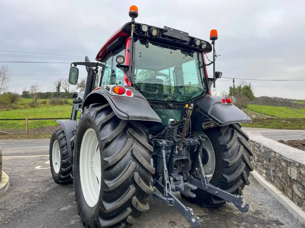 2014 Valtra N123 Tractor c/w Q45 Loader - Image 4
