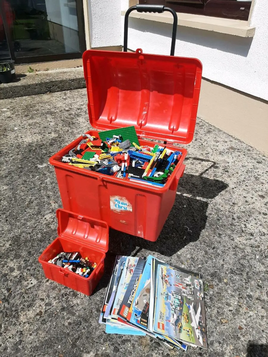 Large Toy Chest Full of Lego!