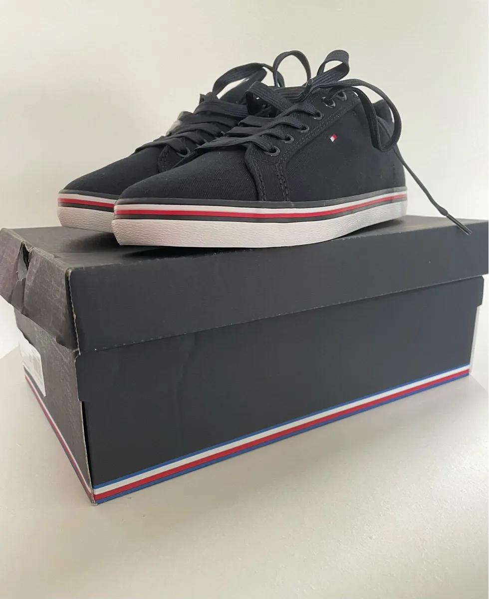 Tommy Hilfiger Sneakers - Image 1