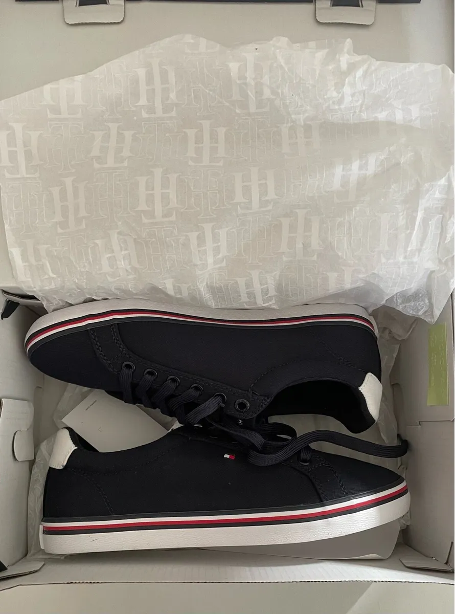 Tommy Hilfiger Sneakers - Image 2