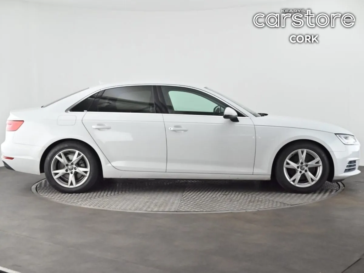 Audi A4 1.4tfsi 150HP S Tronic Attraction Ultra - Image 3