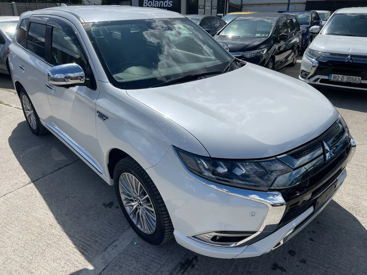 202 Mitsubishi Outlander Hybrid 2.4 Phev Automatic - Image 2
