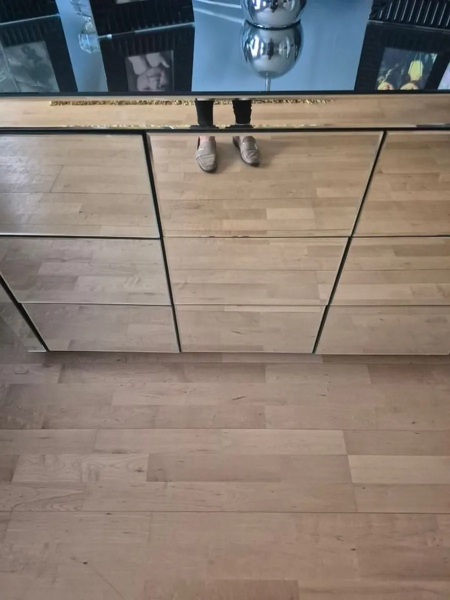 Cabinet/sideboard - Image 1