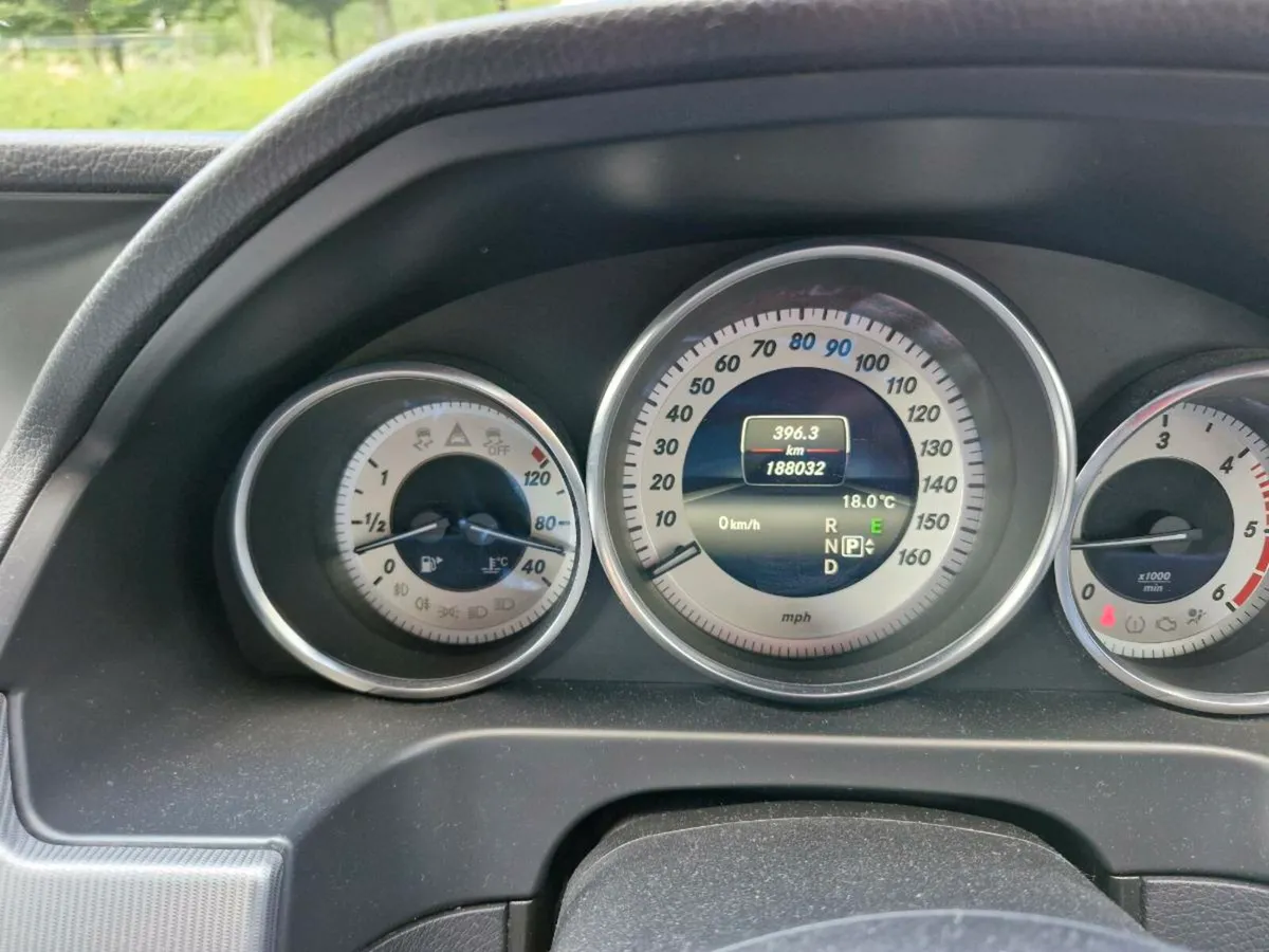 2014 Mercedes E Class 220d low ml - Image 4