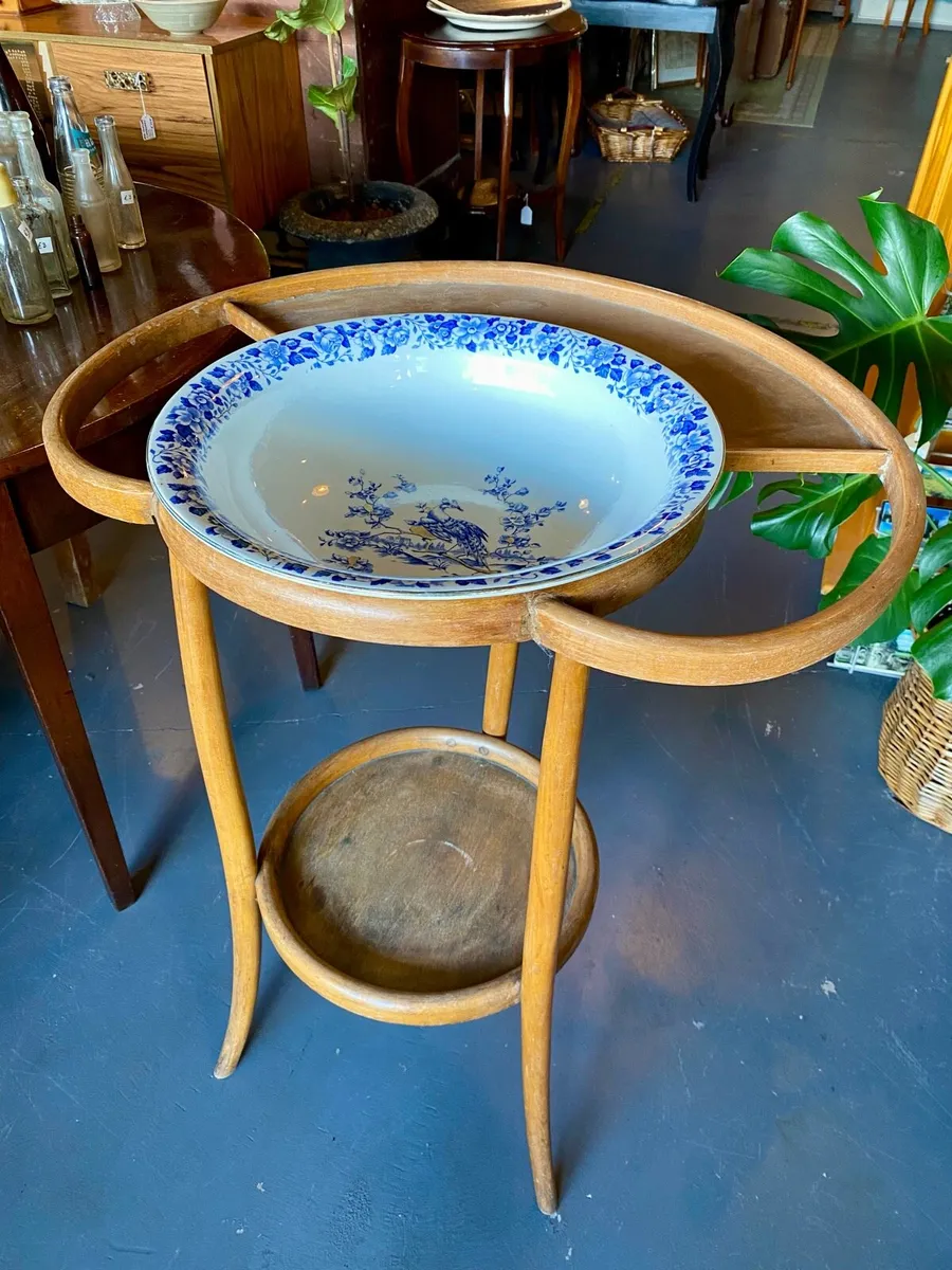 Bentwood washstand - Image 1