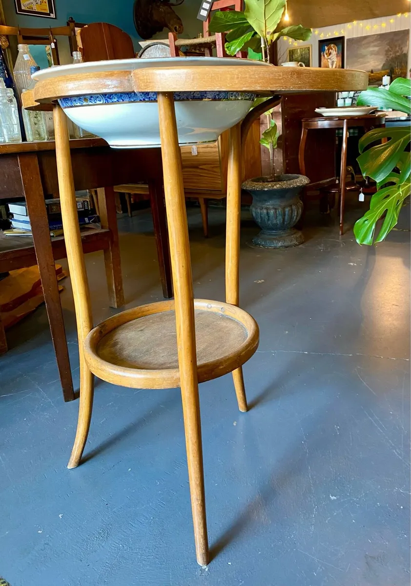 Bentwood washstand - Image 2