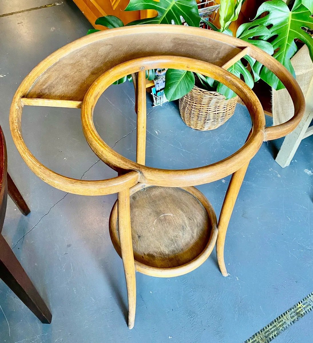 Bentwood washstand - Image 4