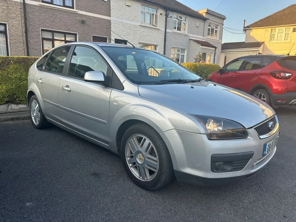 Ford Focus 1.6 Ghia Automatic - Image 2