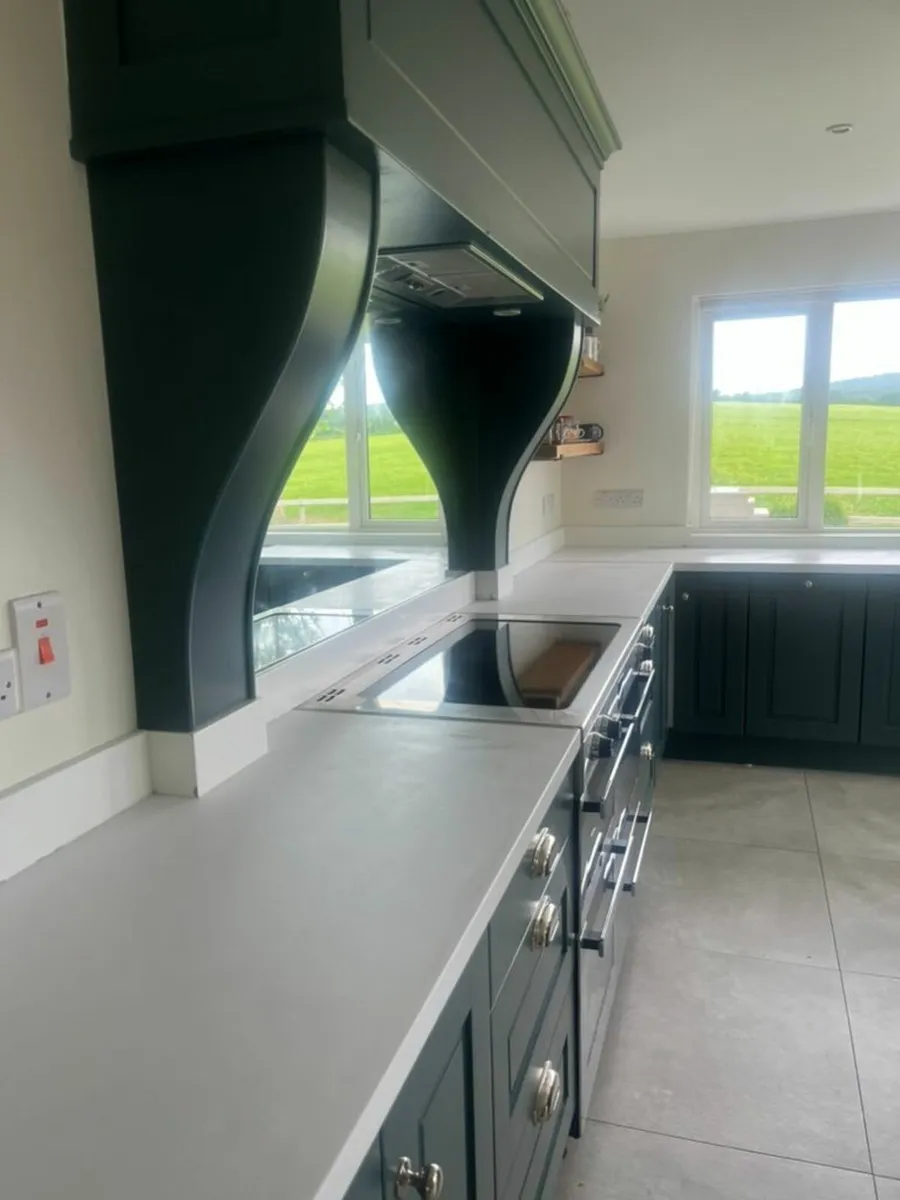 kitchen counter top and sink - Image 1