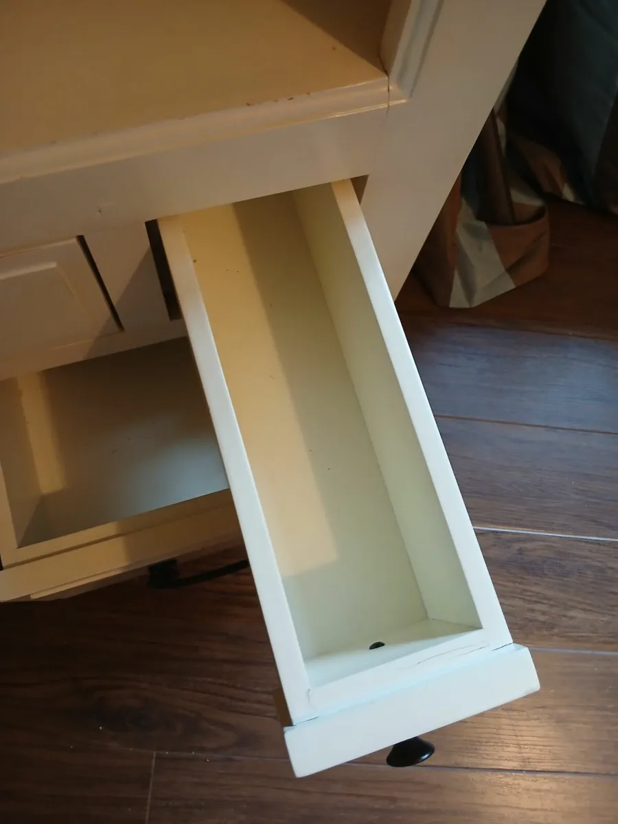 Solid wood bookcase/ display unit - Image 3