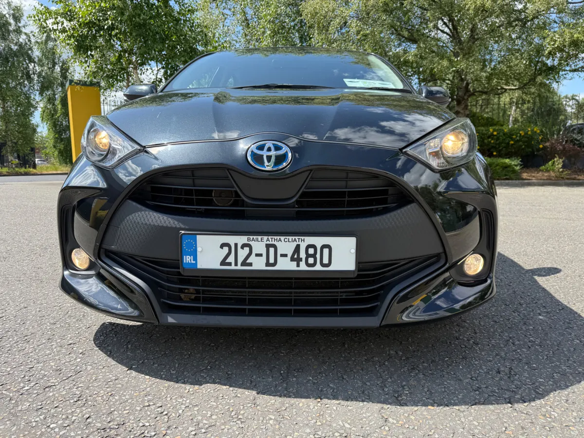 Toyota Yaris 1.5 Hybrid Automatic - Image 2
