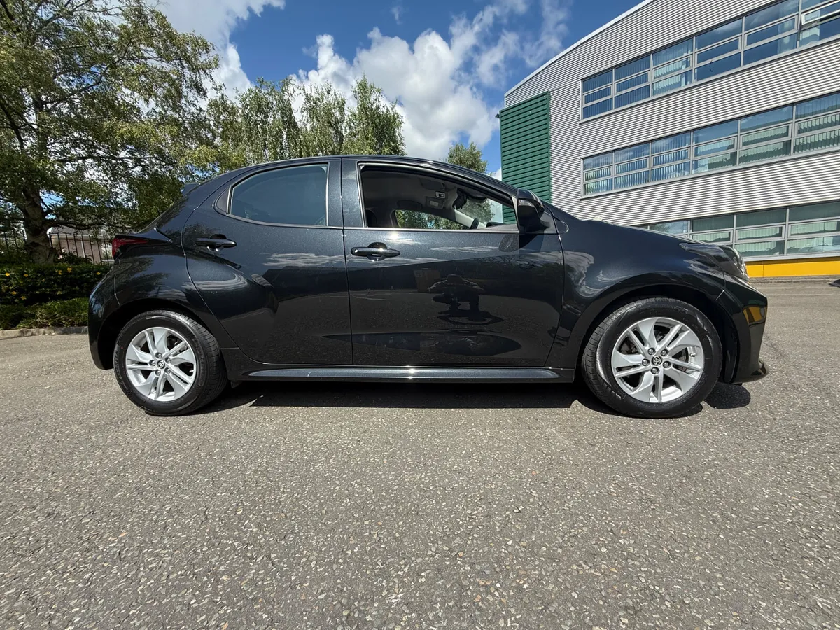 Toyota Yaris 1.5 Hybrid Automatic - Image 3