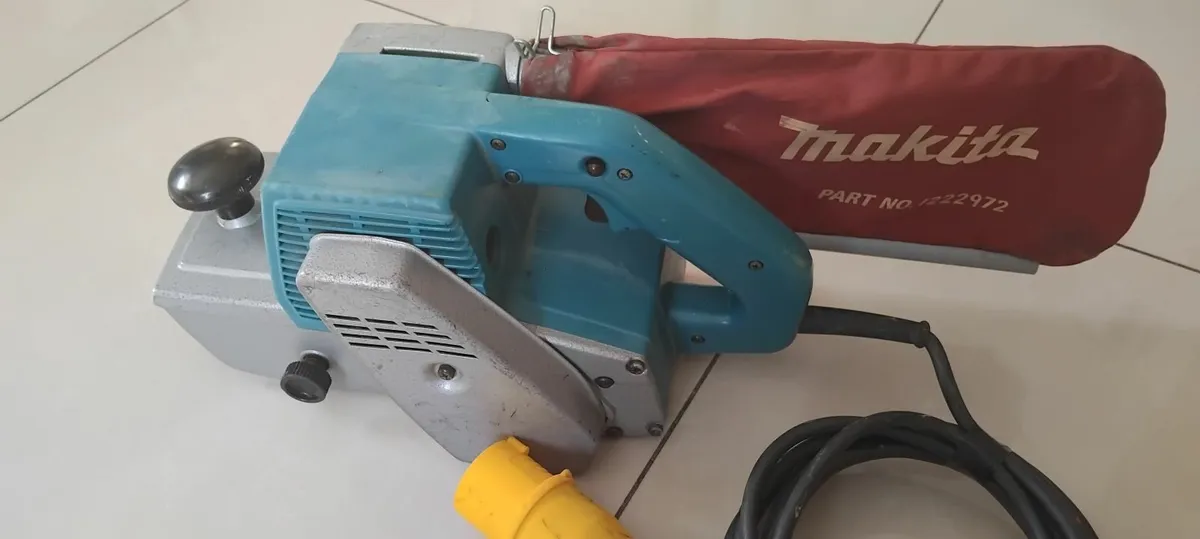 Makita 9401 Belt Sander 110v - Image 2