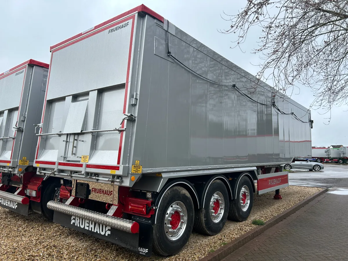 2025 Fruehauf 74CU YD Step Frame **ONE AVAILABLE** - Image 3