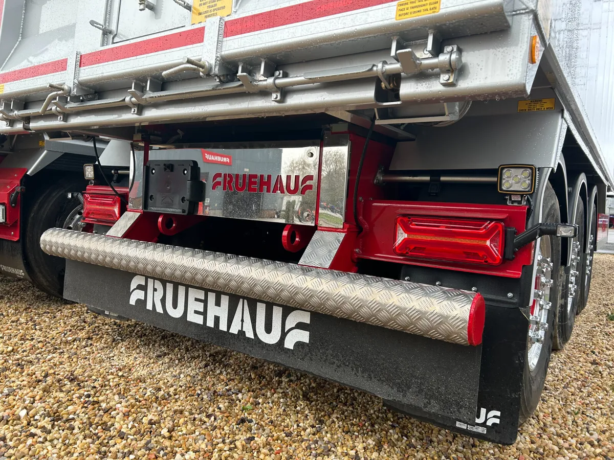 2025 Fruehauf 74CU YD Step Frame **ONE AVAILABLE** - Image 4