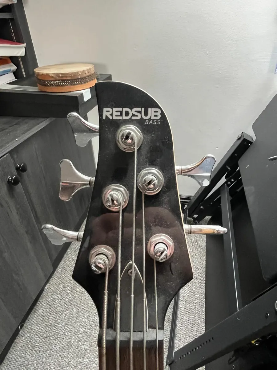REDSUB 5-String Bass Guitar – Sunburst Finish - Image 4