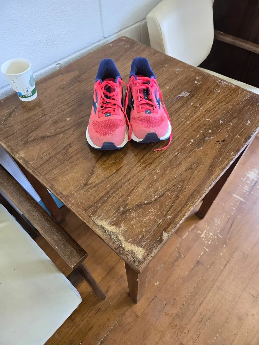 Brooks runners size 7 - Image 1