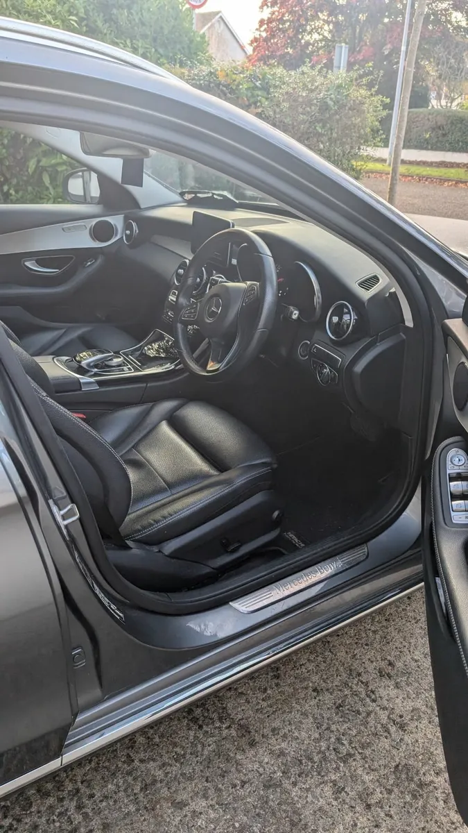 Mercedes-Benz C-Class 2017 - Image 4