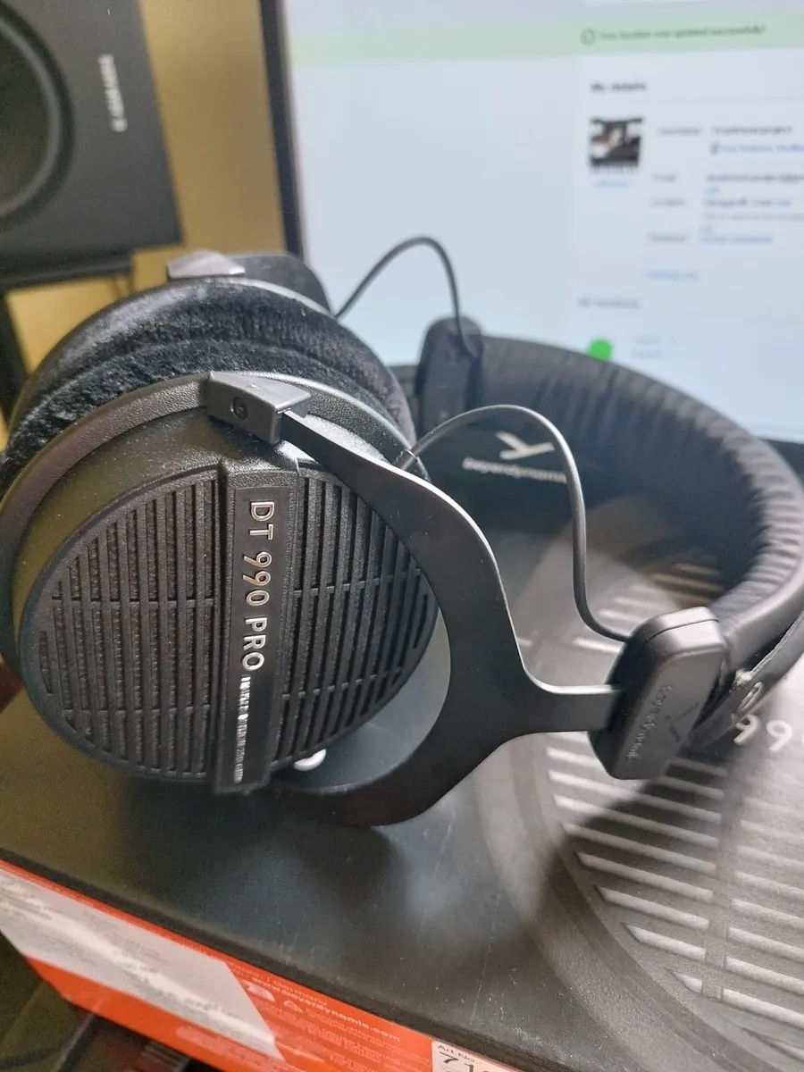Beyerdynamic DT-990 Pro 250 Ohm Headphones - Image 1