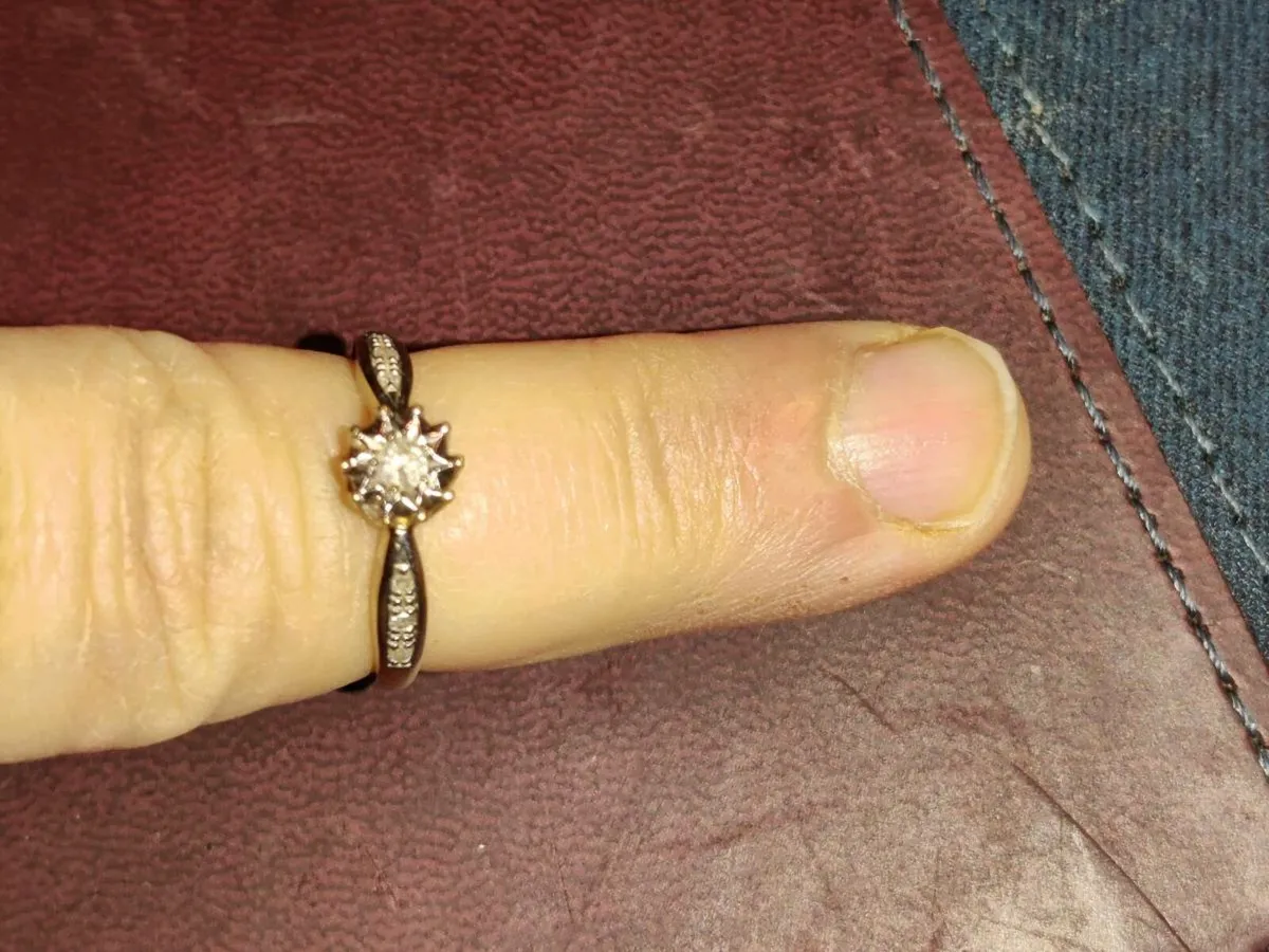 TRIPLE DIAMOND, 9CT White Gold New Ring & Cert ! - Image 4