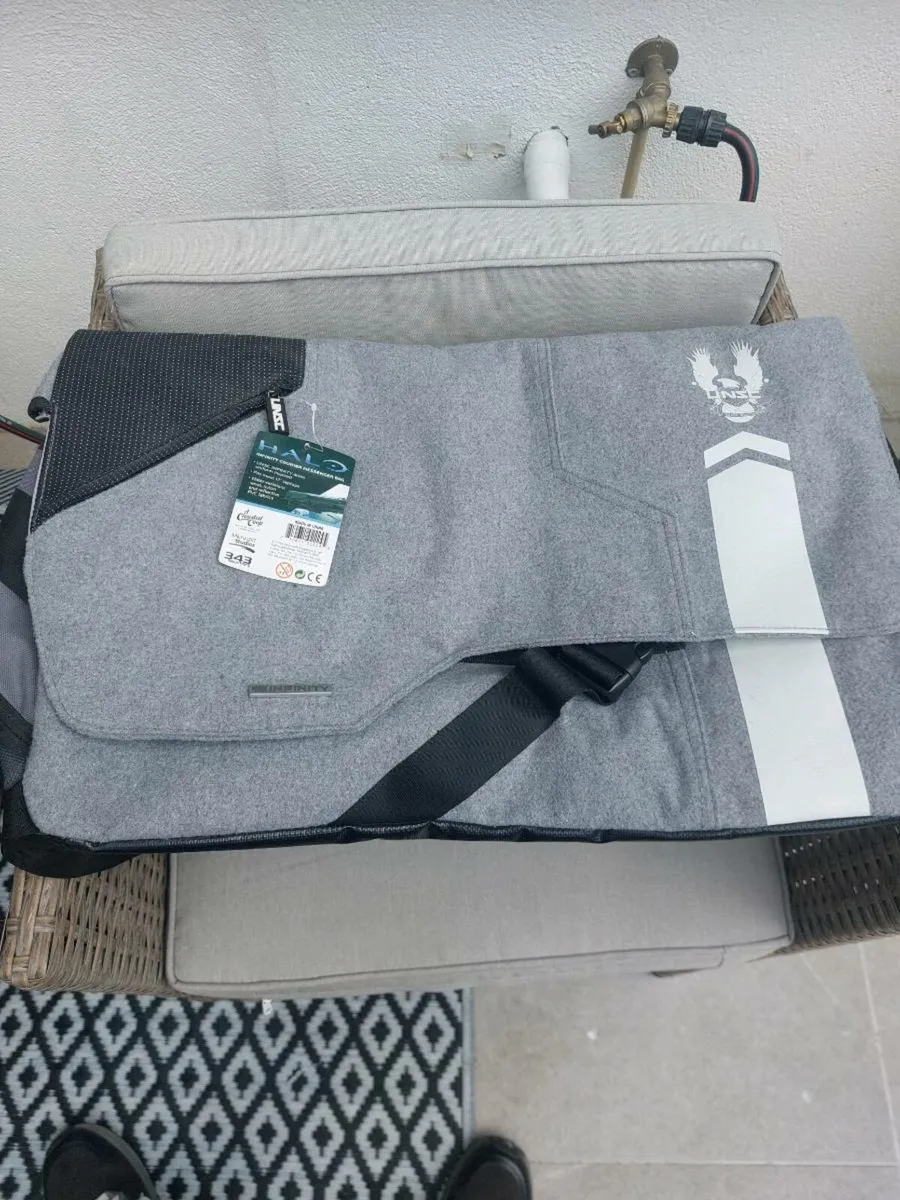 HALO Infinity Messenger Bag - Image 1