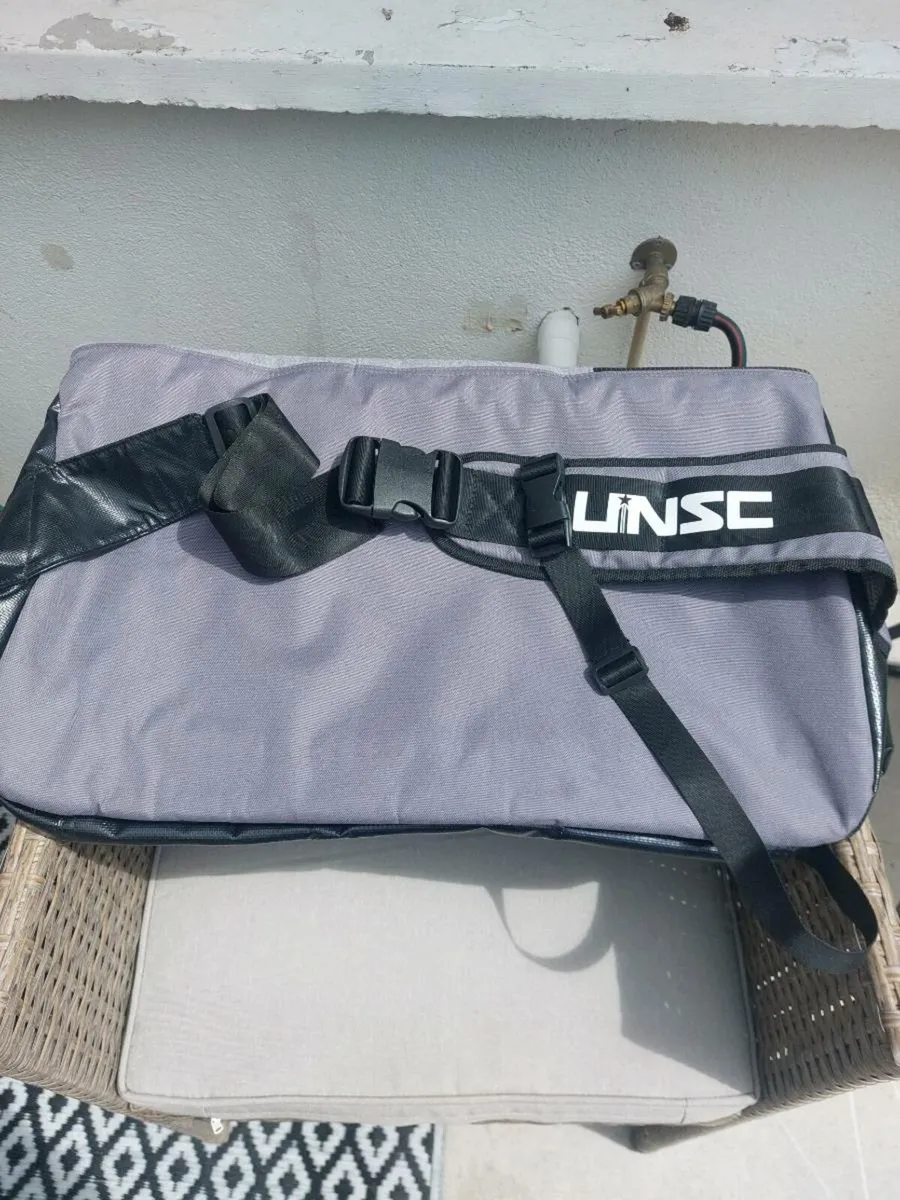 HALO Infinity Messenger Bag - Image 2