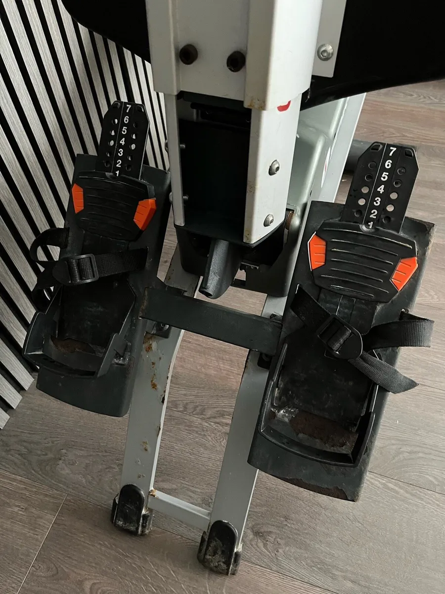 Spirit r800 commercial rowing machine - Image 2