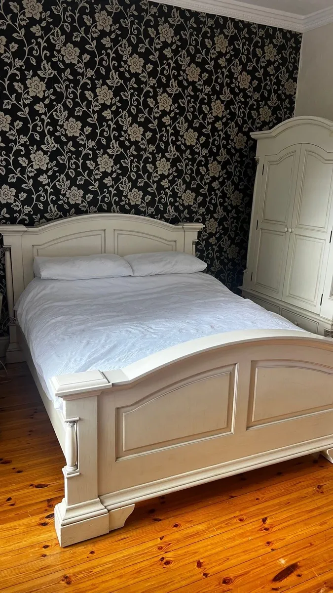 ELEGANT CREAM DOUBLE BED 🛏️ - Image 1