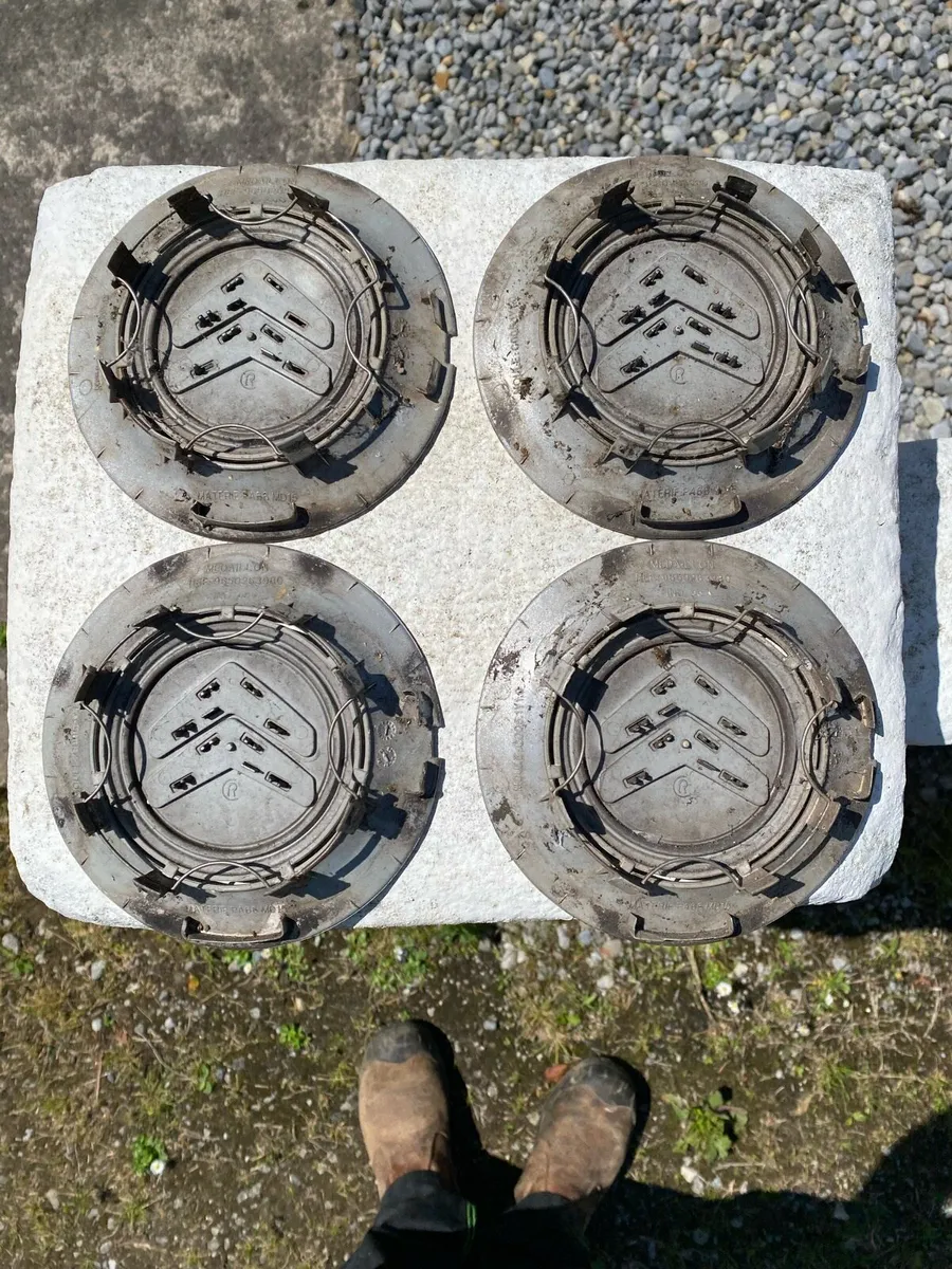 Citroen C4/5 centre caps - Image 2