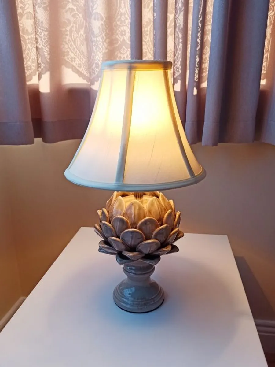 Leafy artichoke ceramic table lamp by Dunelm - Image 4