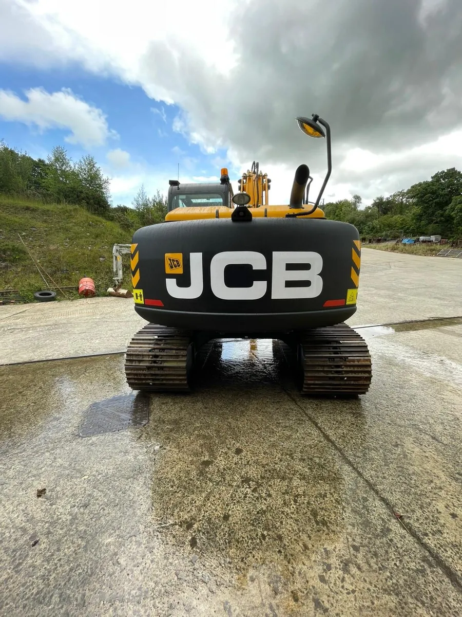 JCB JS130 2016 - Image 4