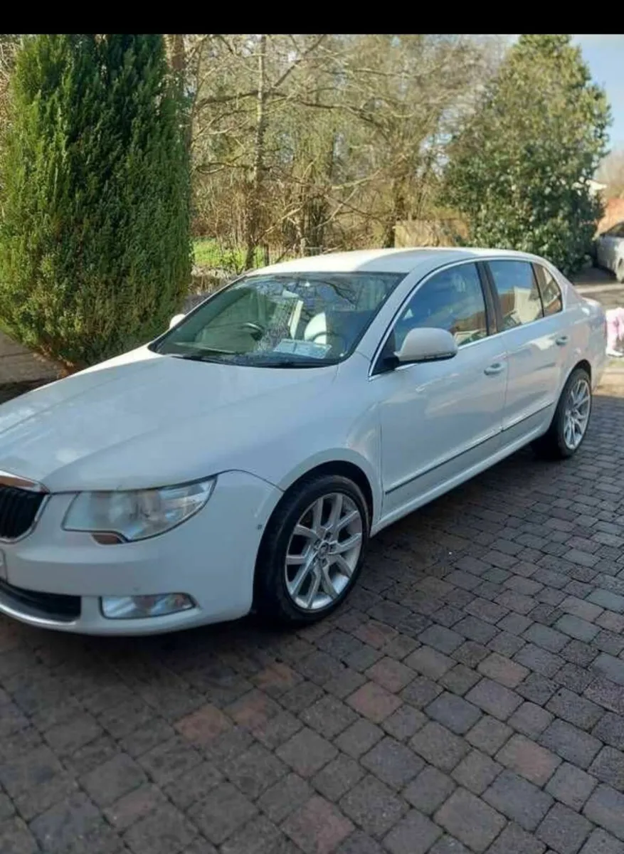 Skoda Superb 2013 - Image 3