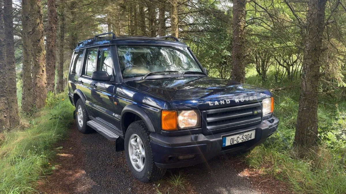 Land Rover Discovery 2001 - Image 1