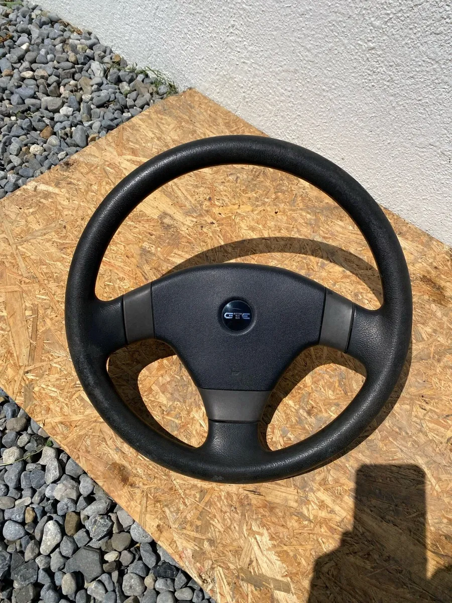 Astra GTE steering wheel - Image 1