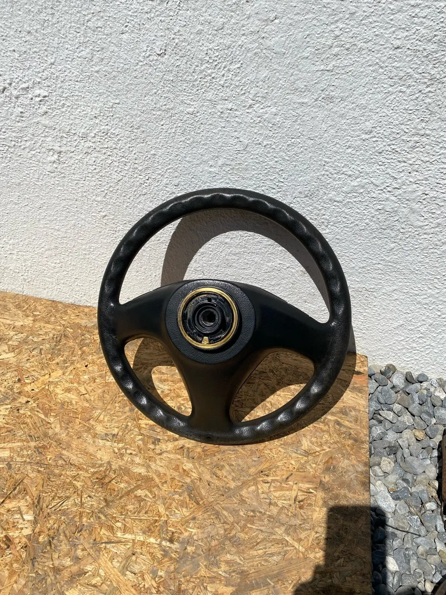 Astra GTE steering wheel - Image 2