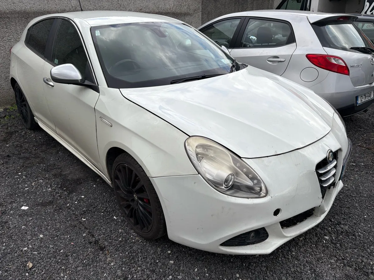 2013 Alfa Romeo - Image 2
