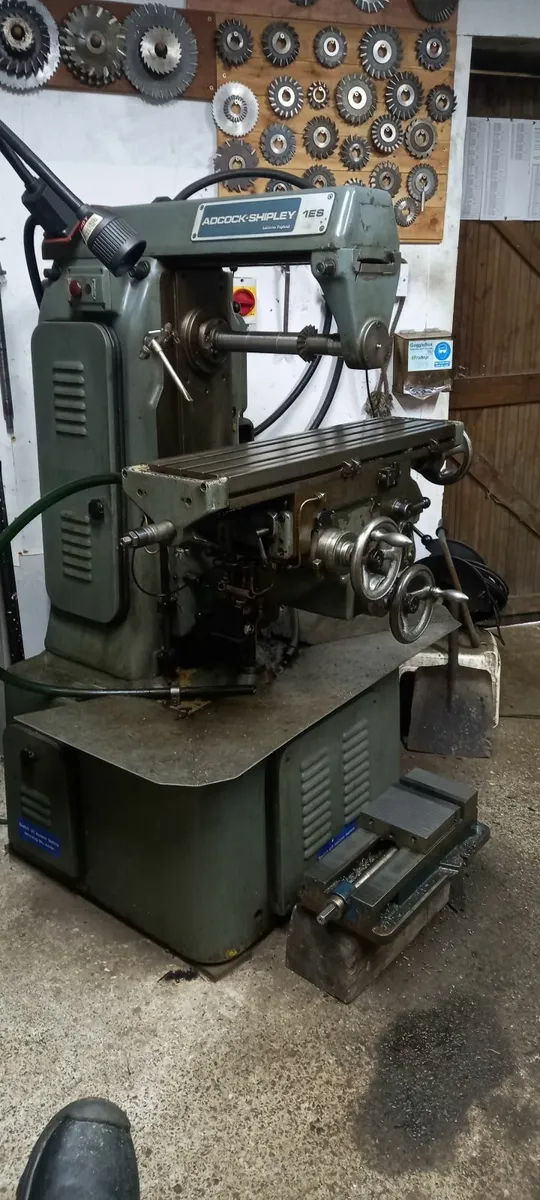 Milling machine - Image 1